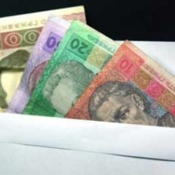 В НБУ посоветовали украинцам следить за курсом гривни к доллару в прессе